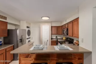 Photo #5: 6613698 Listing