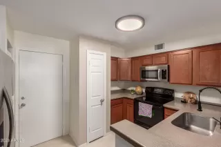 Photo #6: 6613698 Listing