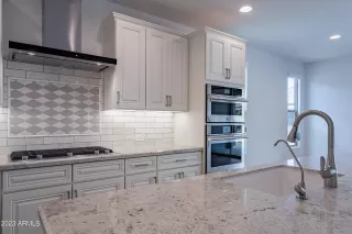 Photo #6: 6613785 Listing