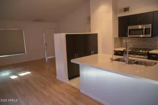 Photo #5: 6613939 Listing 