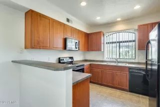 Photo #4: 6614621 Listing