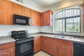 Photo #5: 6614621 Listing