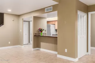 Photo #3: 6614744 Listing