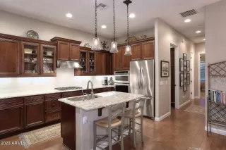 Photo #5: 6615103 Listing