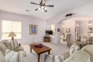 Photo #5: 6615122 Listing