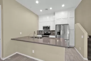 Photo #4: 6615220 Listing