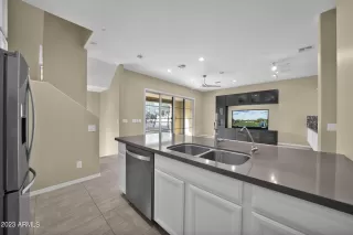 Photo #6: 6615220 Listing