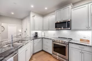 Photo #4: 6615370 Listing 