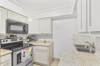 Photo #4: 6616169 Listing