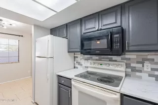 Photo #2: 6616285 Listing 