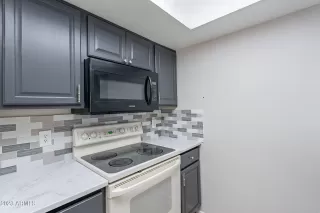 Photo #3: 6616285 Listing 