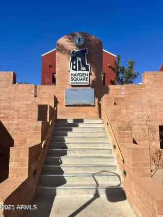 Photo #5: 6616312 Listing