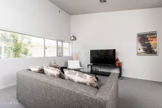 Photo #3: 6616334 Listing