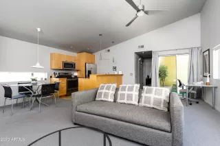 Photo #6: 6616334 Listing