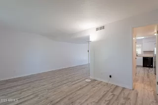 Photo #5: 6616502 Listing