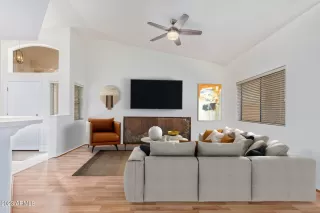 Photo #2: 6616517 Listing 