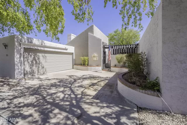 MLS: 6616776 Condo For Sale