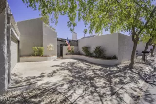 Photo #2: 6616776 Listing