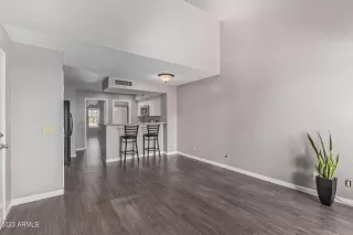 Photo #2: 6617672 Listing