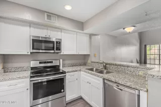 Photo #5: 6617672 Listing