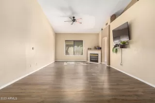 Photo #5: 6618085 Listing