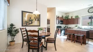 Photo #5: 6618654 Listing