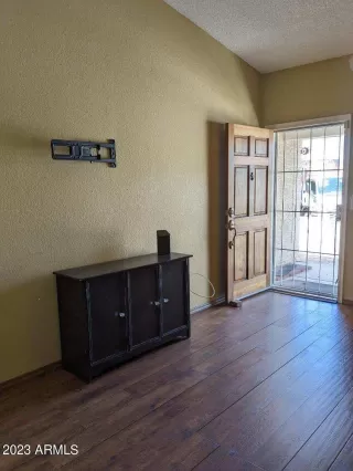 Photo #4: 6619033 Listing