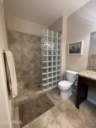 Photo #5: 6619107 Listing