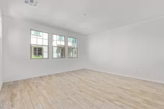 Photo #5: 6619671 Listing