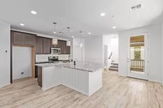 Photo #6: 6619671 Listing