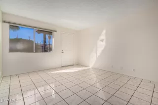 Photo #6: 6619971 Listing