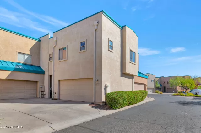 MLS: 6620404 Condo For Sale