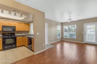 Photo #6: 6620673 Listing