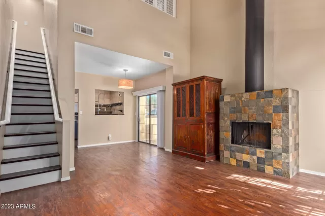 MLS: 6620946 Condo For Sale