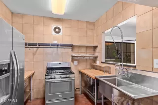 Photo #5: 6620946 Listing