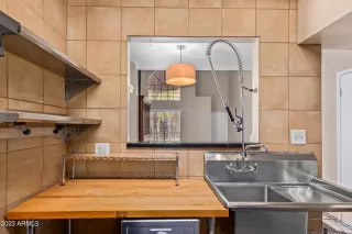 Photo #6: 6620946 Listing