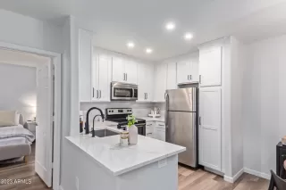 Photo #5: 6621184 Listing