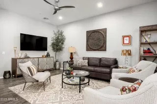 Photo #5: 6621443 Listing