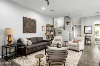 Photo #6: 6621443 Listing