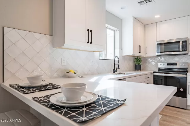 MLS: 6621750 Condo For Sale