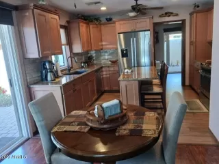 Photo #5: 6621776 Listing