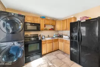 Photo #6: 6621869 Listing