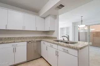 Photo #5: 6621928 Listing