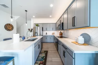 Photo #3: 6622172 Listing