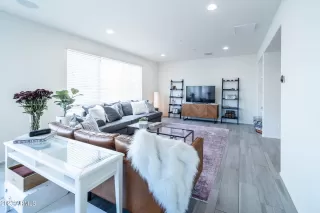 Photo #5: 6622172 Listing