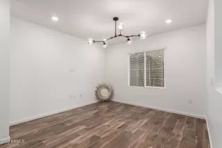 Photo #5: 6622218 Listing