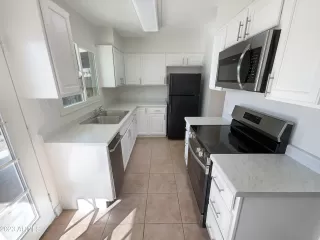 Photo #5: 6622407 Listing