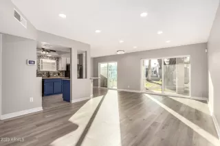 Photo #5: 6622501 Listing