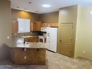 Photo #3: 6622903 Listing 