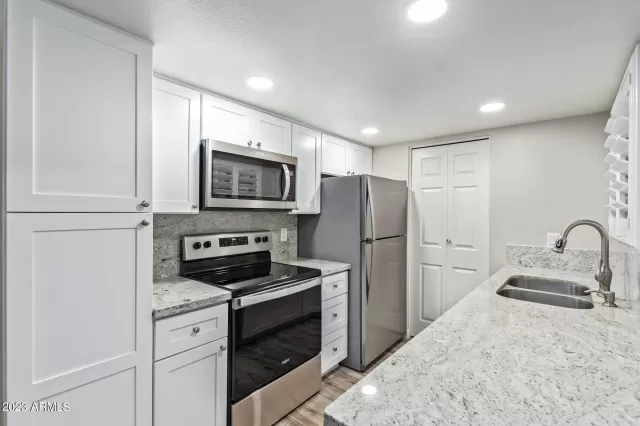 MLS: 6622933 Condo For Sale